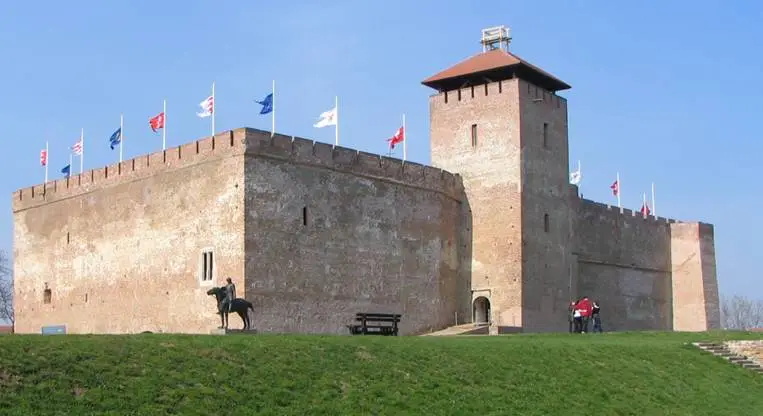 Castle Schwalbenschwanzfahnen